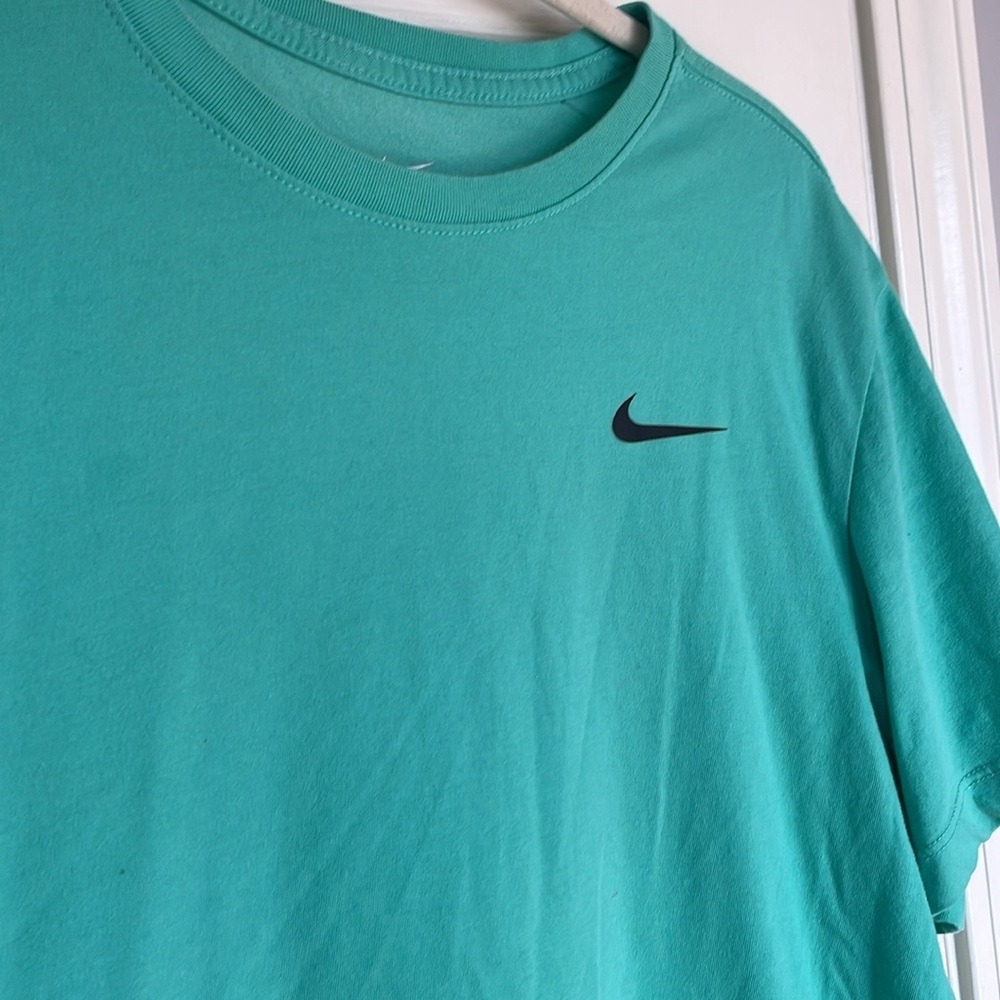 Nike L tee